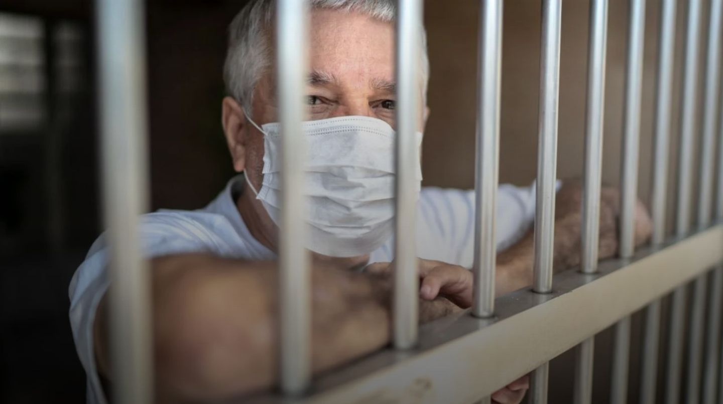 Pandemic Behind Bars: Containing COVID-19 Outbreaks in Illinois Correctional Settings